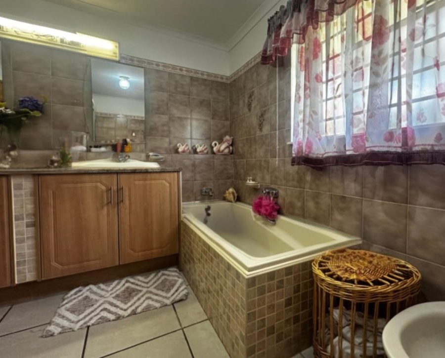 4 Bedroom Property for Sale in Hillsboro Free State